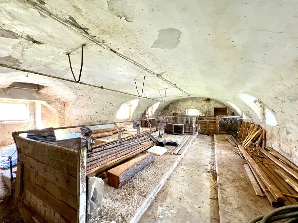 Einzigartige Liegenschaft mit Stallgebäude und traumhaftem Blick auf Stausee & Karawanken – Bild 11
