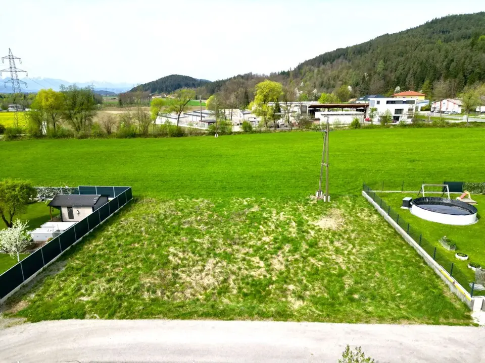 Sonniges Grundstück in Pischeldorf – Bild 2