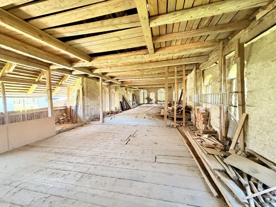 Einzigartige Liegenschaft mit Stallgebäude und traumhaftem Blick auf Stausee & Karawanken – Bild 8