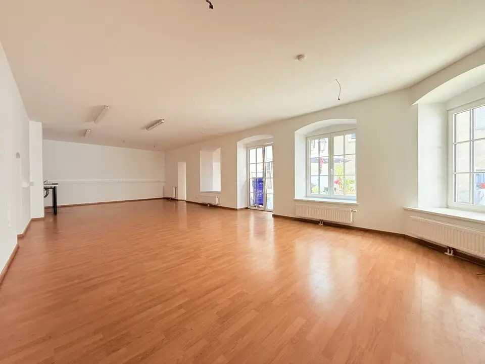 Attraktive Wohnung zur Nutzung als Wohnraum oder stilles Büro – Bild 3