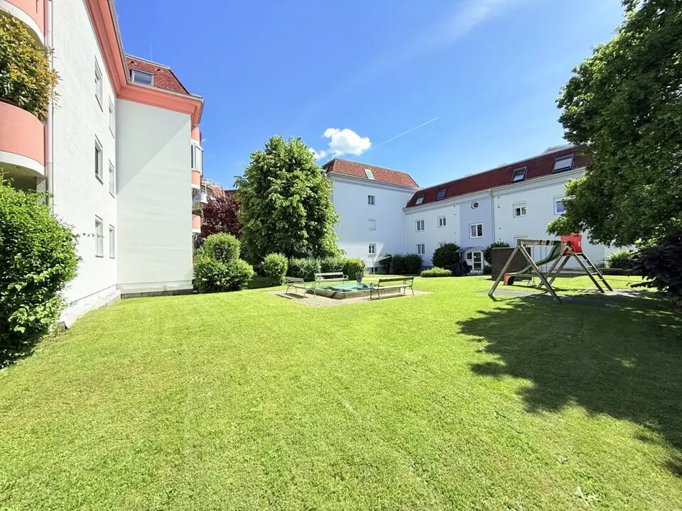 Toll aufgeteilte Wohnung inklusive Tiefgaragenplatz in Top Lage – Bild 3