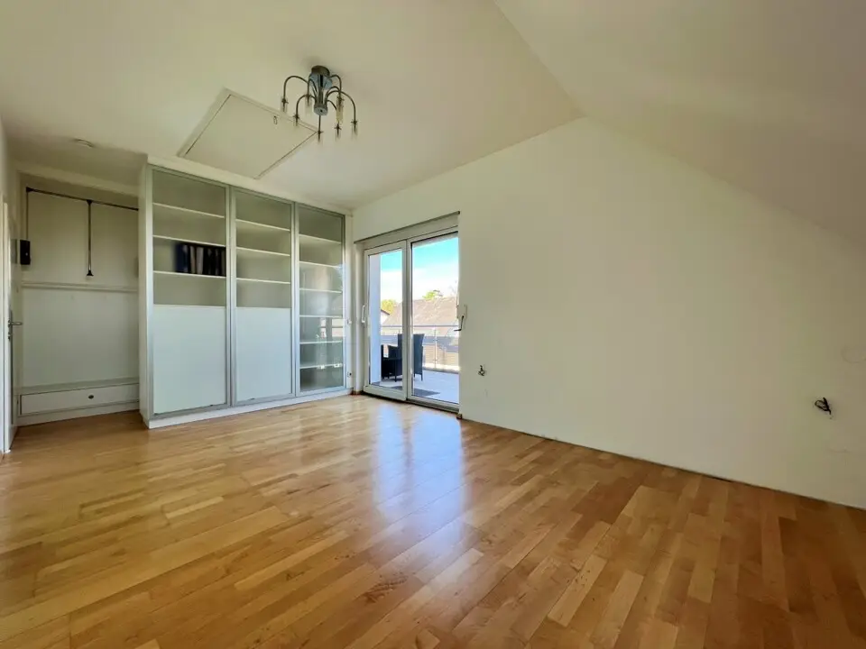 Schlafzimmer / OG