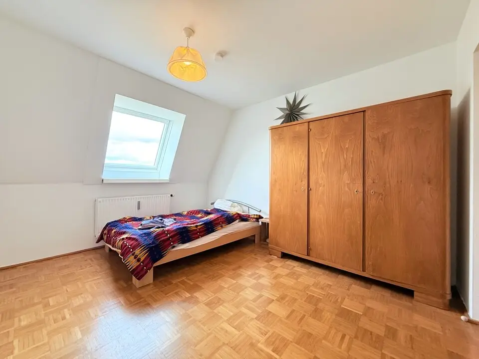 Toll aufgeteilte Wohnung inklusive Tiefgaragenplatz in Top Lage – Bild 4