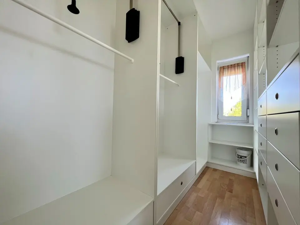 begehbarer Kleiderschrank / OG