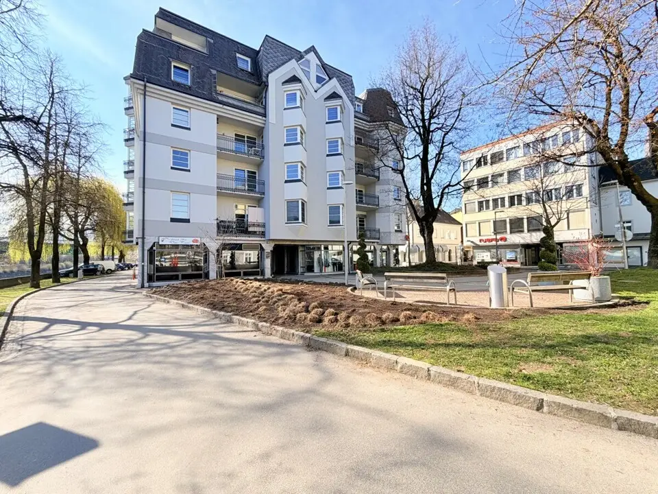 Zentrale, vielseitig nutzbare Büro- und Wohnfläche in Villach mit Drau-Blick – Bild 2
