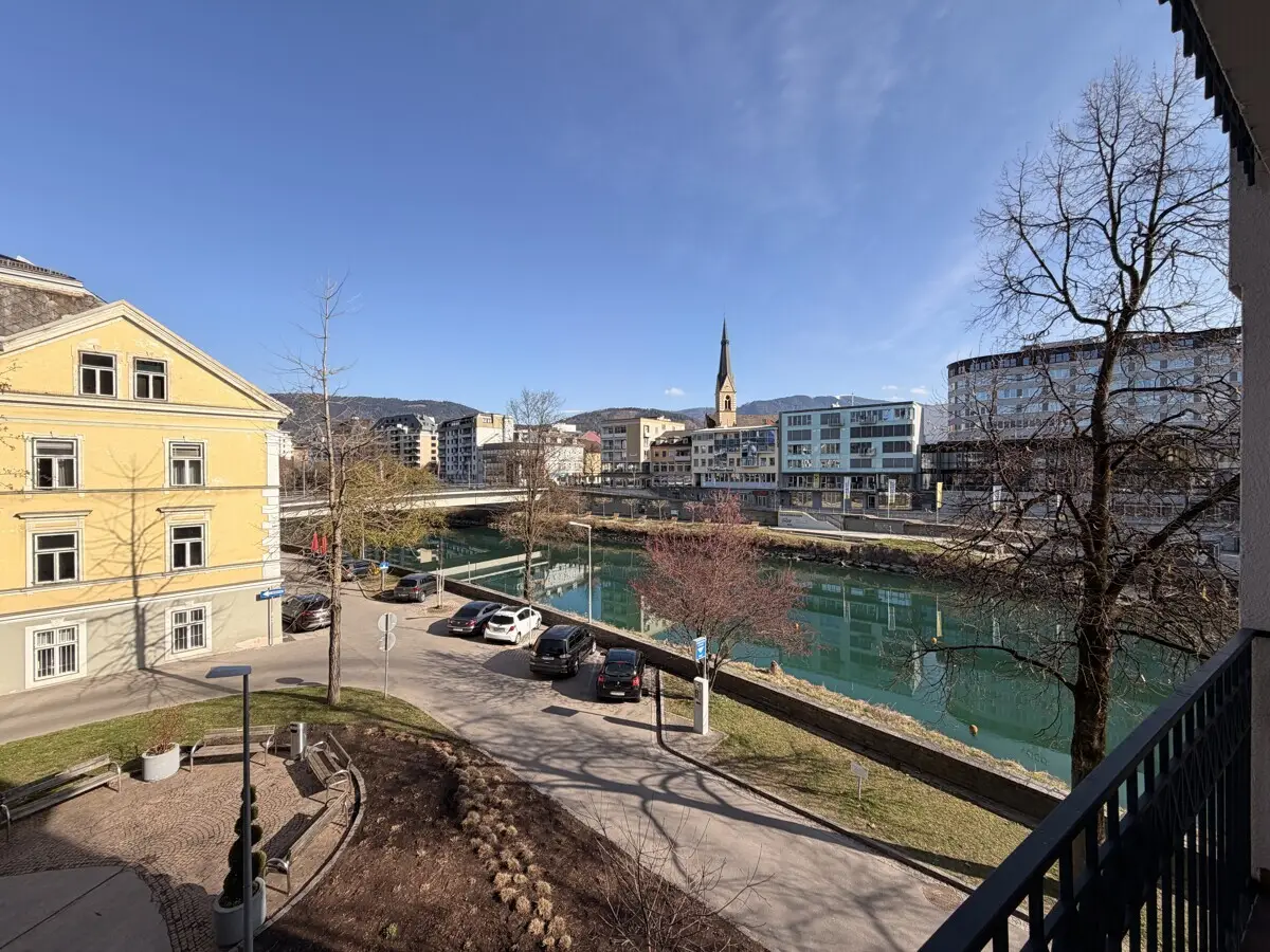 Zentrale, vielseitig nutzbare Büro- und Wohnfläche in Villach mit Drau-Blick – Bild 1